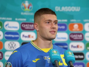 Торіно цікавиться Артемом Довбиком Торіно цікавиться Артемом Довбиком